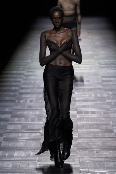 Look 3